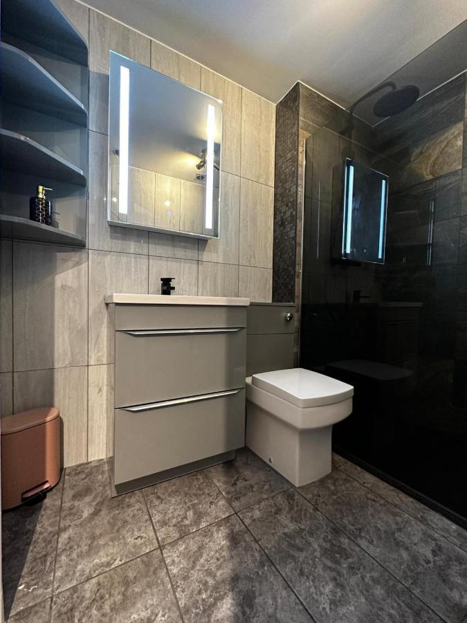Two Bed Apartment With Balcony Slough,Windsor,Legoland Exterior photo